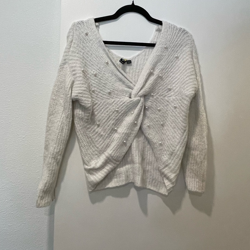 Elegant White‎ Knitted windsor Sweater